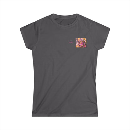 Women's Softstyle Tee - Motiv: Front, Lilly, H 6,6 cm