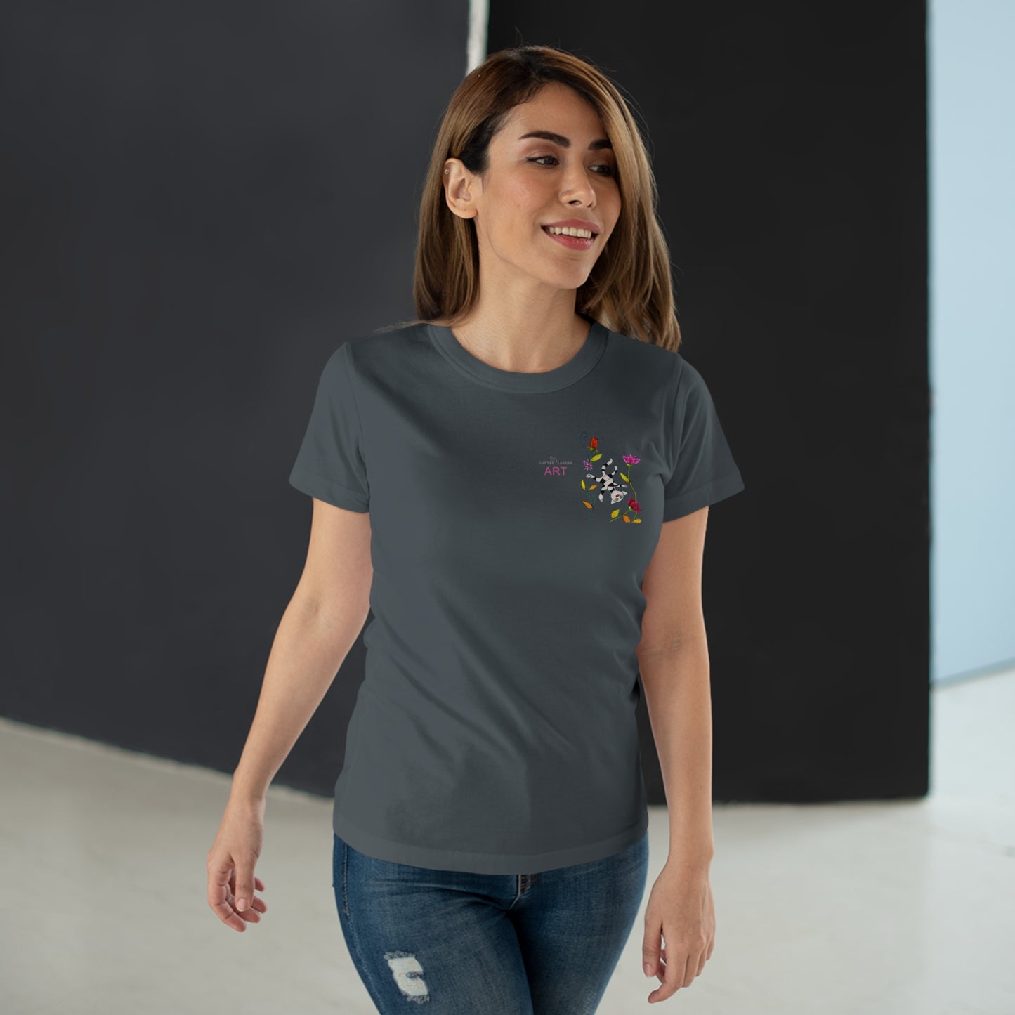 Single Jersey Women's T-shirt - dunkel - Motiv: Katze schwebt und Ranken, Vorderseite H 11 cm & Rückseite H 21,85 cm