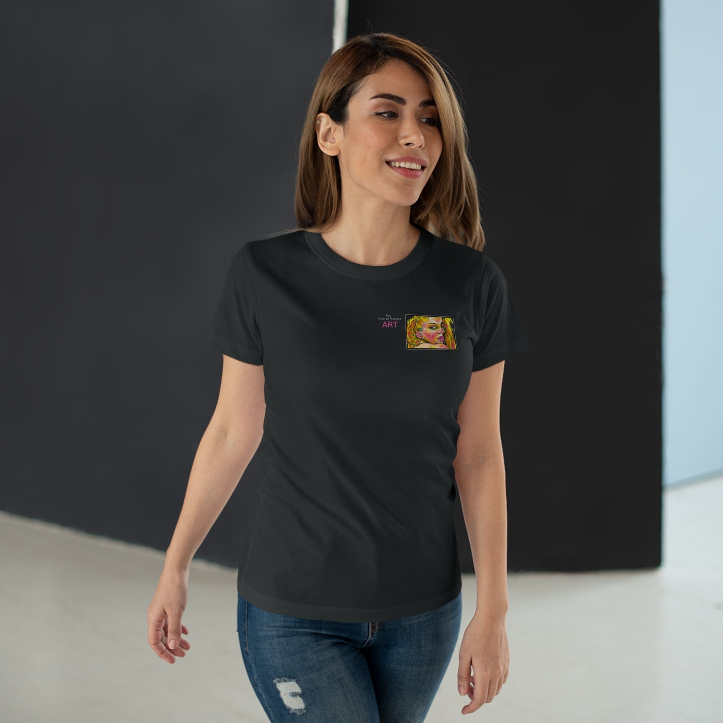 Single Jersey Women's T-shirt - dunkel - Motiv: Romina, Ausschnitt, H 6 cm