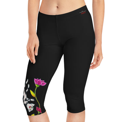 Women's Capri Leggings (AOP) -  Motiv: Katze fliegt, Ranken, schwarz