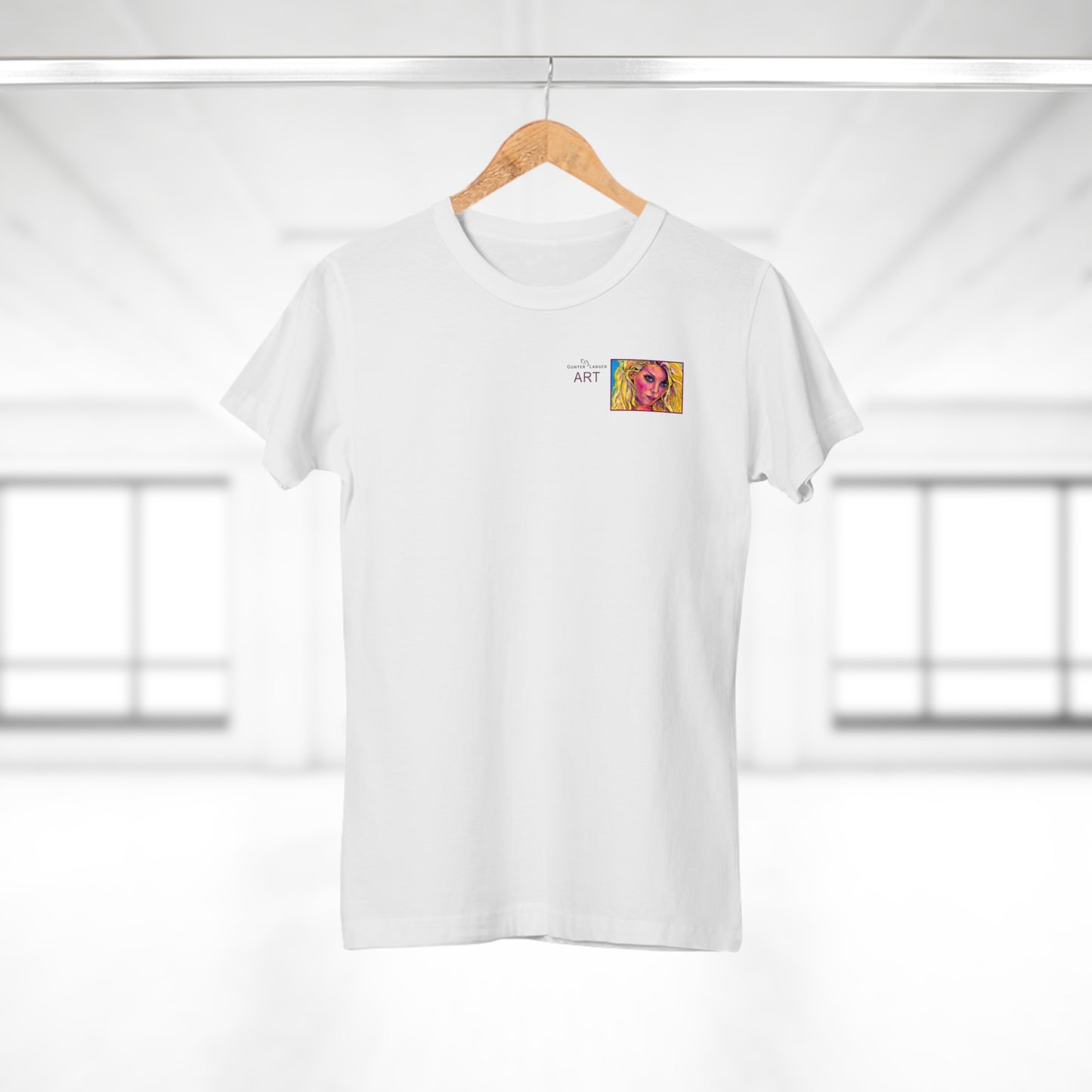 Single Jersey Women's T-shirt - hell - Motiv: Maria, Ausschnitt, H 5 cm